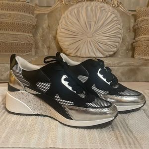 I.N.C International Concepts Women's Black Platform Metallic Accents Sneakers